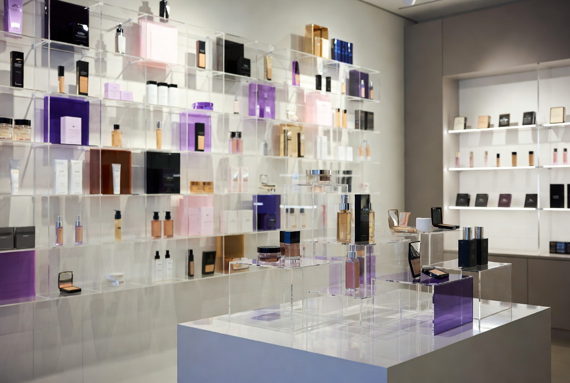 Modern Retail Acrylic Display Wall.jpg